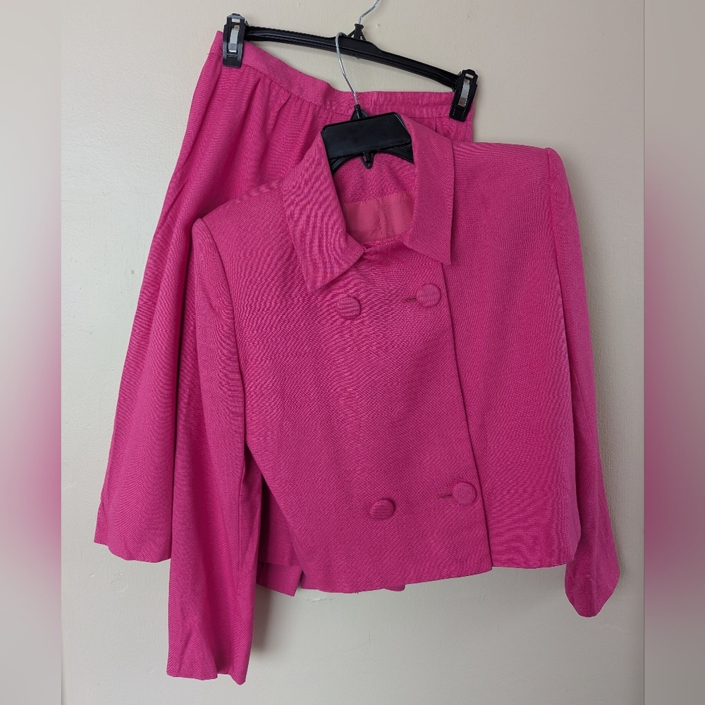 VINTAGE Talbots Hot Pink Suit/Matching Skirt & Blazer Set (SIZE 6P)